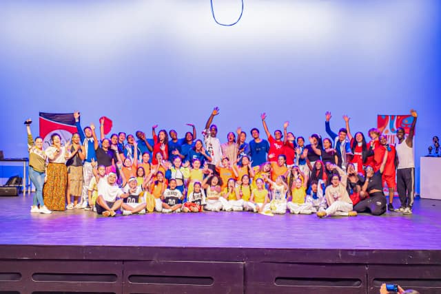 Presentación de baile en vivo